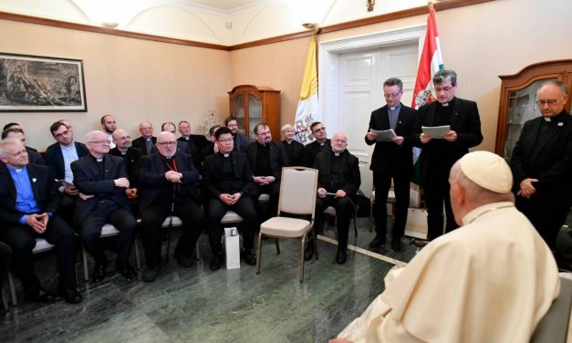 Папа езуітам у Венгрыі: будзьце сапраўднымі і не бойцеся змяняцца