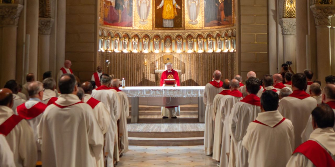 Сустрэча вышэйшых настаяцеляў распачалася з рэкалекцый: усё добрае паходзіць з малітвы