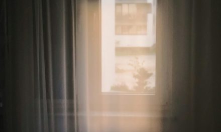 Святло, якое не асляпляе: Фенаменалогія ціхай Эпіфаніі